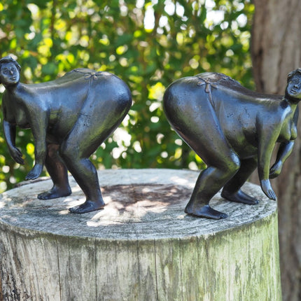 Bronzen beeld Dikke dame rechts 19x11x16cm