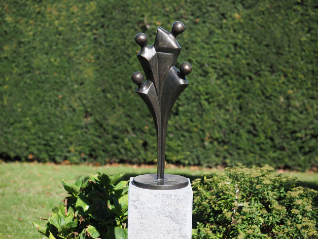 Bronzen beeld Moderne familie van 4  h 65 cm 65x23x23cm