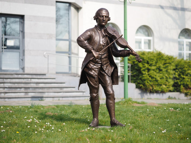 Bronzen beeld Mozart met viool 170x80x70cm