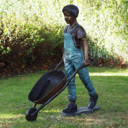 Bronzen beeld Boy with wheelbarrow 119x43x116cm 37kg - Doika - Bronzen beeld - Doika - 5410807740903 - B74090