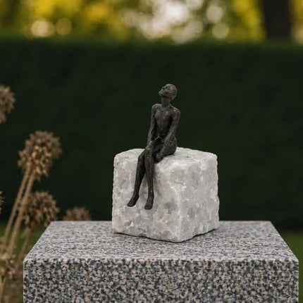 Bronzen Beeld Looking At The Sky 9x9x13 cm - Doika - Bronzen beeld - Thermobrass - 5410807015674 - BS1567B