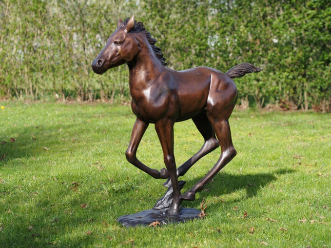 Bronzen beeld Lopend veulen 108x35x113cm 40kg - Doika - Bronzen beeld - Doika - 5410807611654 - PB61165