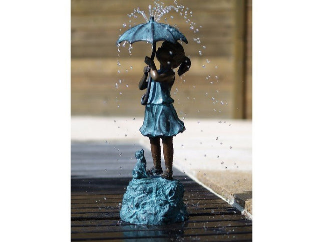 Bronzen beeld Meisje onder paraplu 50x18x20cm - Doika - Bronzen beeld - Doika - 5410807003015 - GA0301BR-V-F