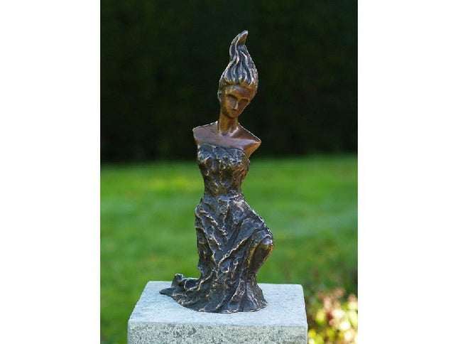 Bronzen beeld Moderne vrouw 40x18x15cm - Doika - Bronzen beeld - Doika - 5410807018132 - AN1813BR-DB