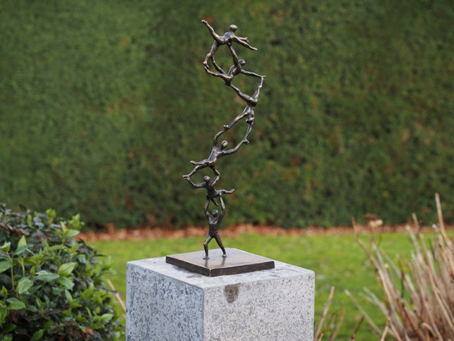 Bronzen beeld Spiraling to the top 46x15x15cm - Doika - Bronzen beeld - Doika - 5410807028872 - AN2887BR-BI