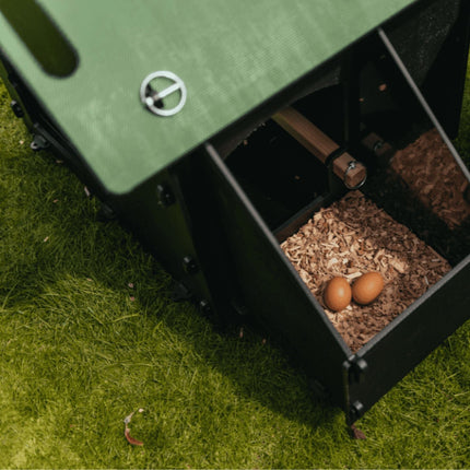 Nestera Kunststof Kippenhok Chicken House Small 99x99x78cm - Doika BV - Kippenhok - Nestera - 010111 - 010111